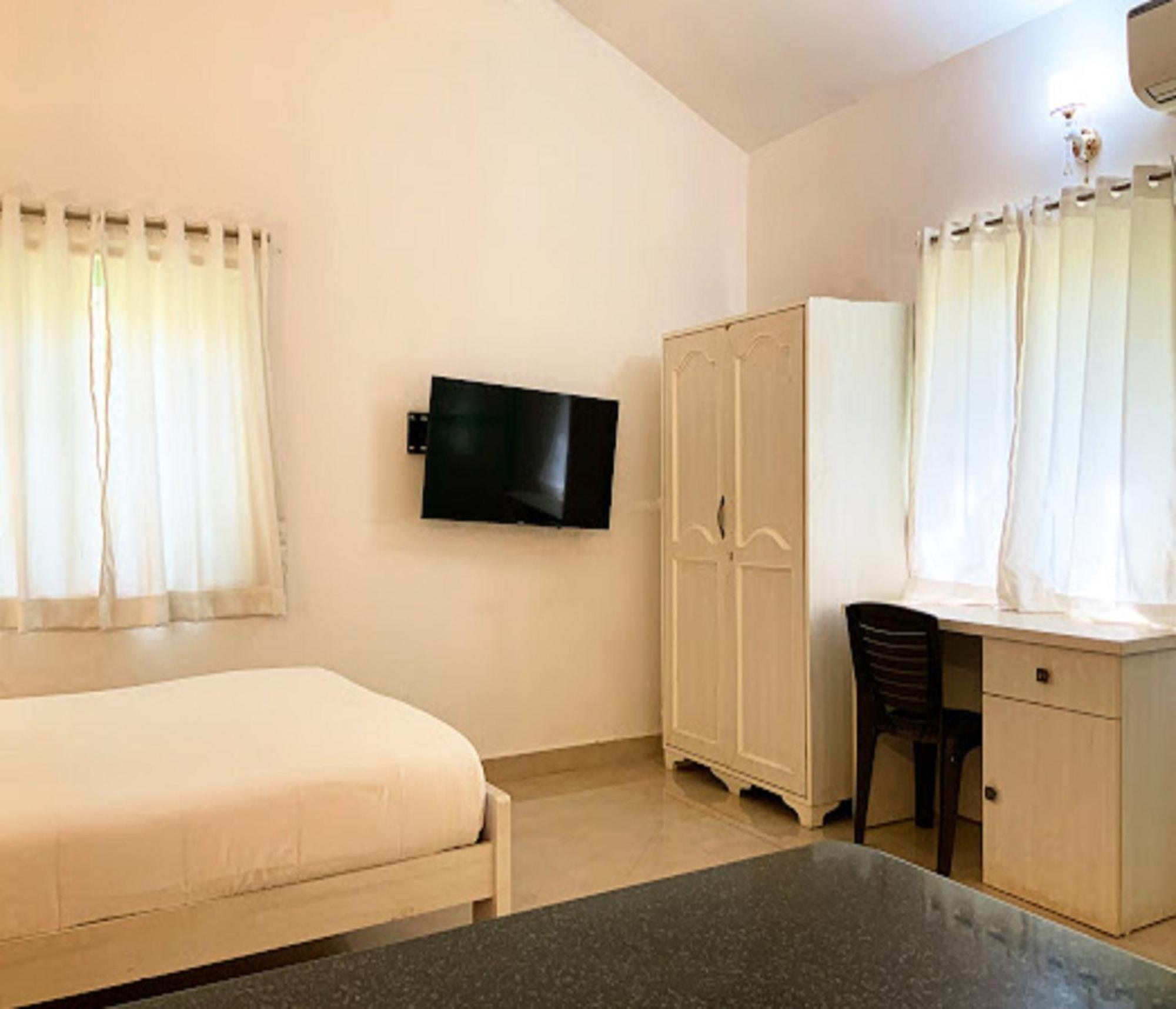 Lar Amorosa Boutique Hotel - Goa Calangute Exteriör bild
