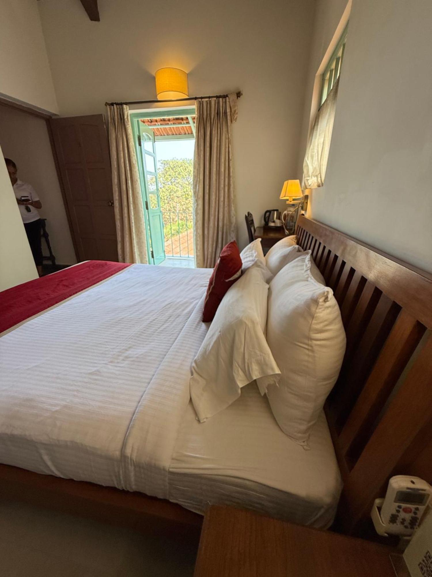 Lar Amorosa Boutique Hotel - Goa Calangute Exteriör bild
