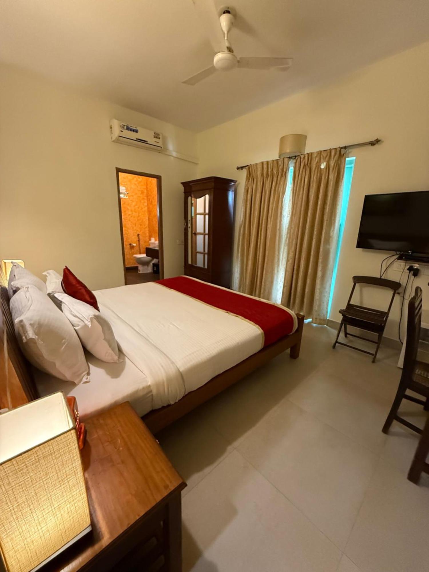 Lar Amorosa Boutique Hotel - Goa Calangute Exteriör bild